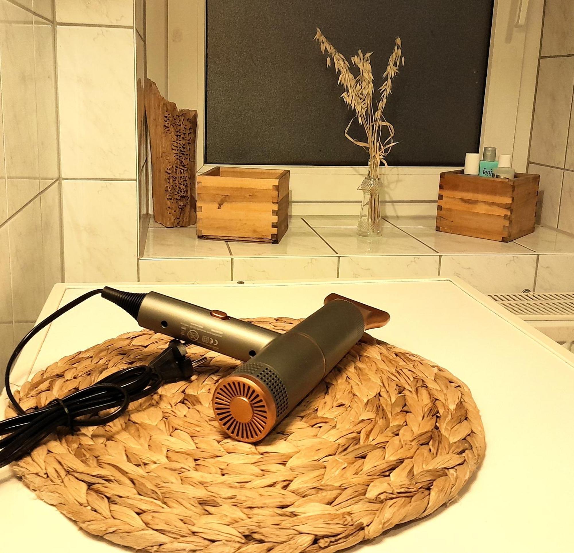 Spacious In Old-west - Leutsch Apartment *